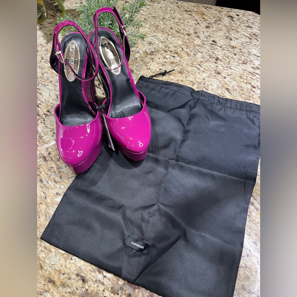 EXPRESS Purple Rounded Toe Platform Pumps 8 - Picture 11 of 11